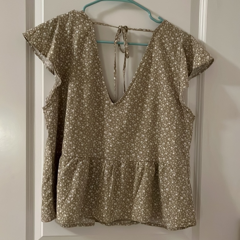 Abercrombie & Fitch Flutter Sleeve Trapeze Top - image 4